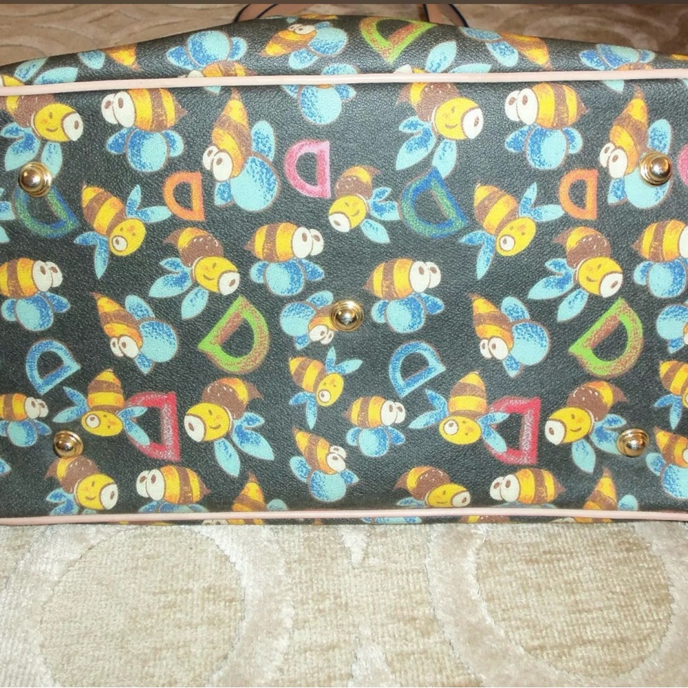 🐝Big! Huge! DOONEY BOURKE Beautiful Tote Bag D's & Bees RARE 20Wx 15Hx 7.25D - Picture 7 of 13